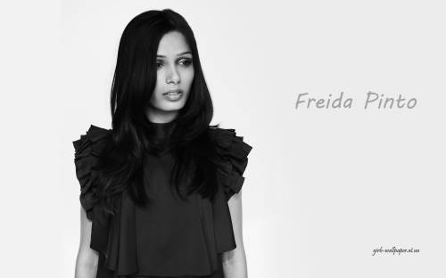 Freida Pinto (Фрида Пинто) на белом фоне