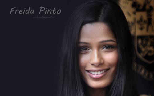Freida Pinto (Фрида Пинто) на тёмном фоне