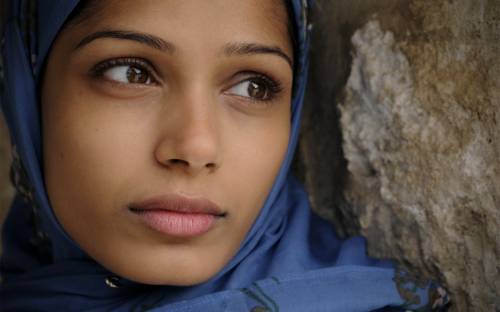 Freida Pinto (Фрида Пинто) в платке
